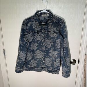 Chico’s Women’s Floral Print Blue Denim Button Up Jacket Artsy Pockets Sz XL